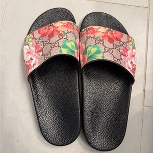 Gucci Supreme Slides in Bloom Size 8/EU 39